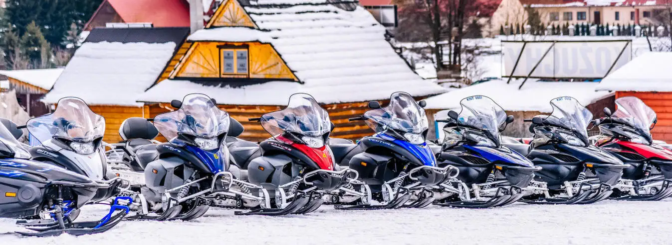 Hotel Białka Tatrzańska Tatry Tatry dovolená na horách Polsko - fotografie sněžných skútrů ve sněhu